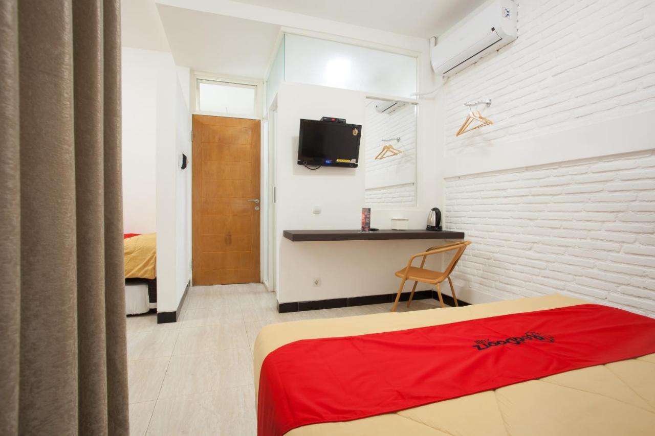 Hotel Reddoorz Near Museum Angkut Batu Batu  Exterior foto